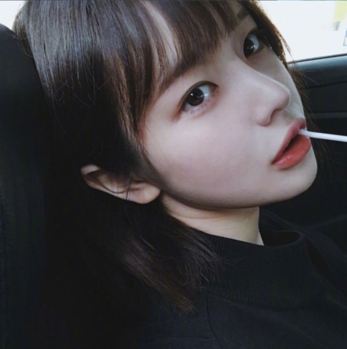 清纯美女值得学习的穿搭和拍照风格