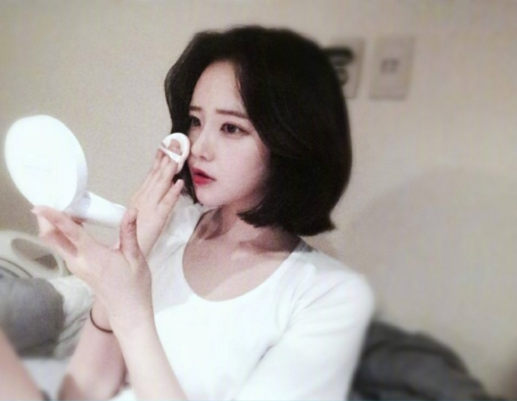 清纯美女值得学习的穿搭和拍照风格