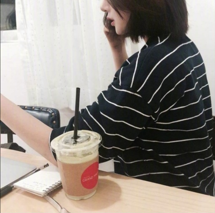 清纯美女值得学习的穿搭和拍照风格