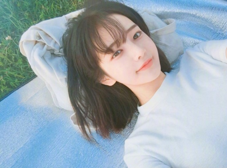 清纯美女值得学习的穿搭和拍照风格