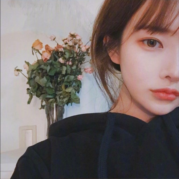 清纯美女值得学习的穿搭和拍照风格
