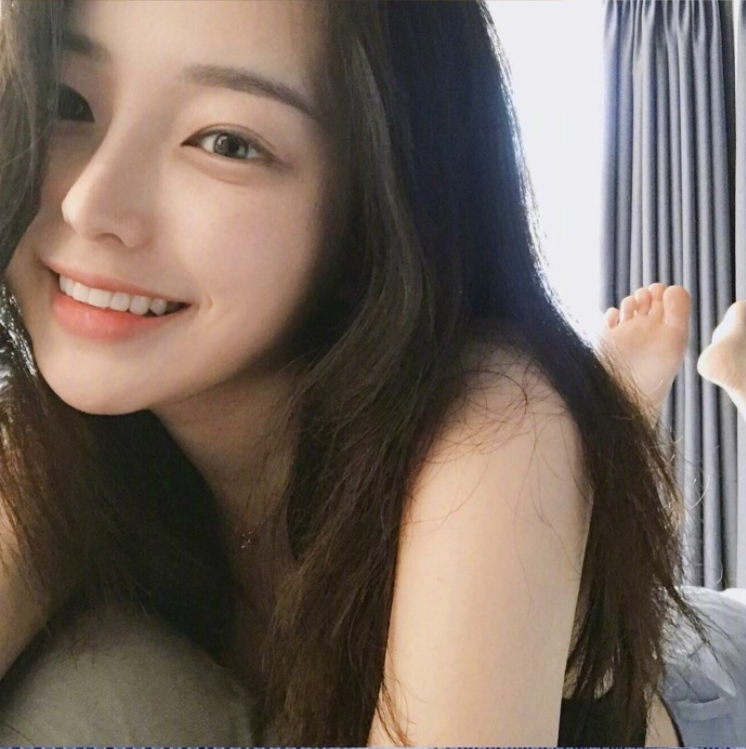 清纯美女值得学习的穿搭和拍照风格