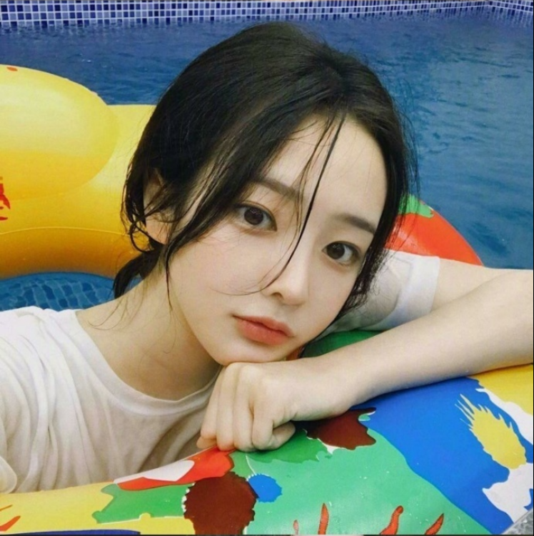清纯美女值得学习的穿搭和拍照风格