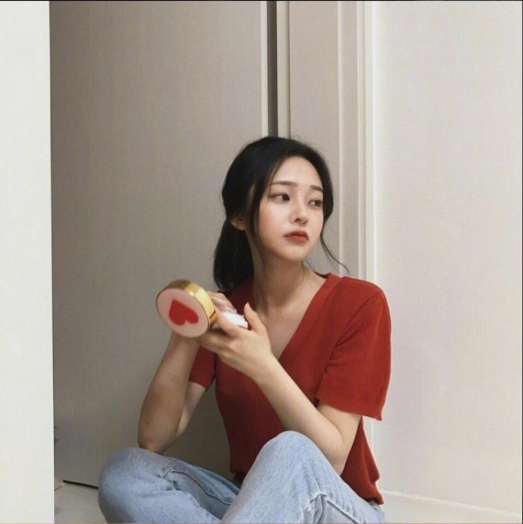 清纯美女值得学习的穿搭和拍照风格