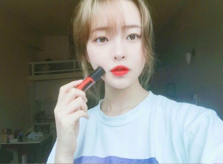 清纯美女值得学习的穿搭和拍照风格
