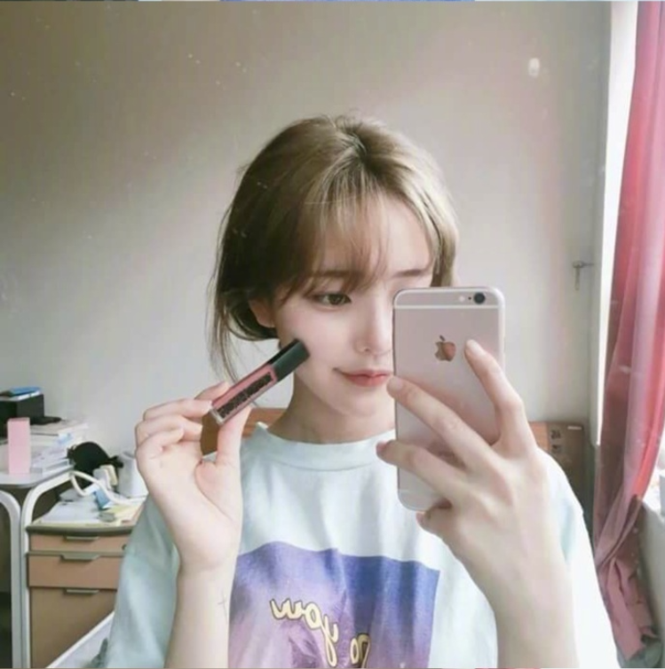 清纯美女值得学习的穿搭和拍照风格