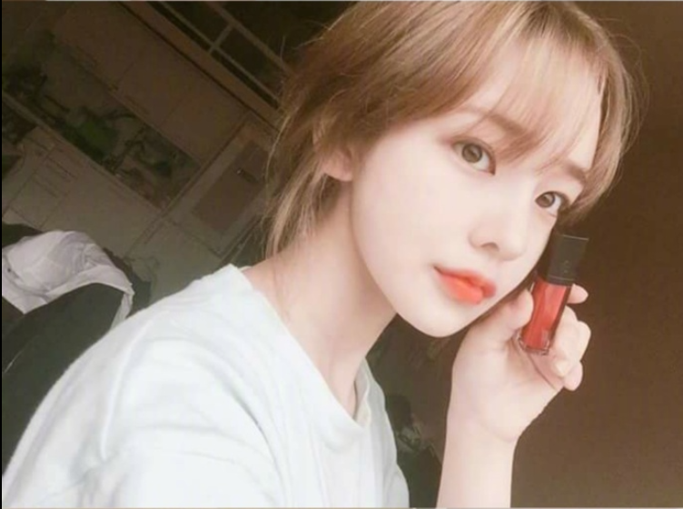 清纯美女值得学习的穿搭和拍照风格