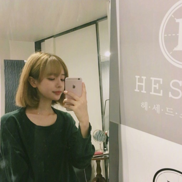 清纯美女值得学习的穿搭和拍照风格