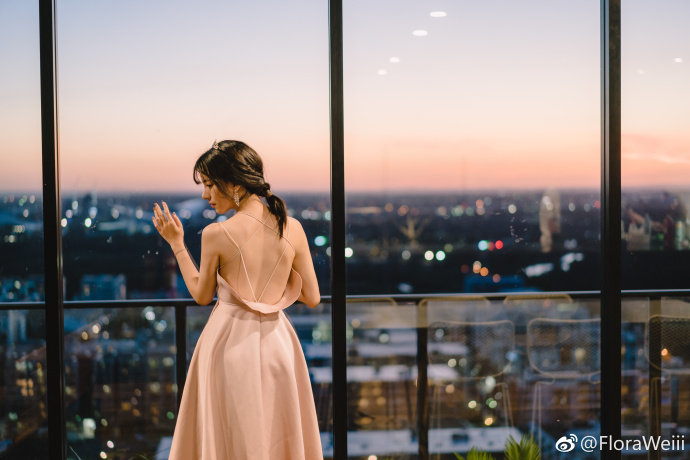 清纯美女彩虹女神图片