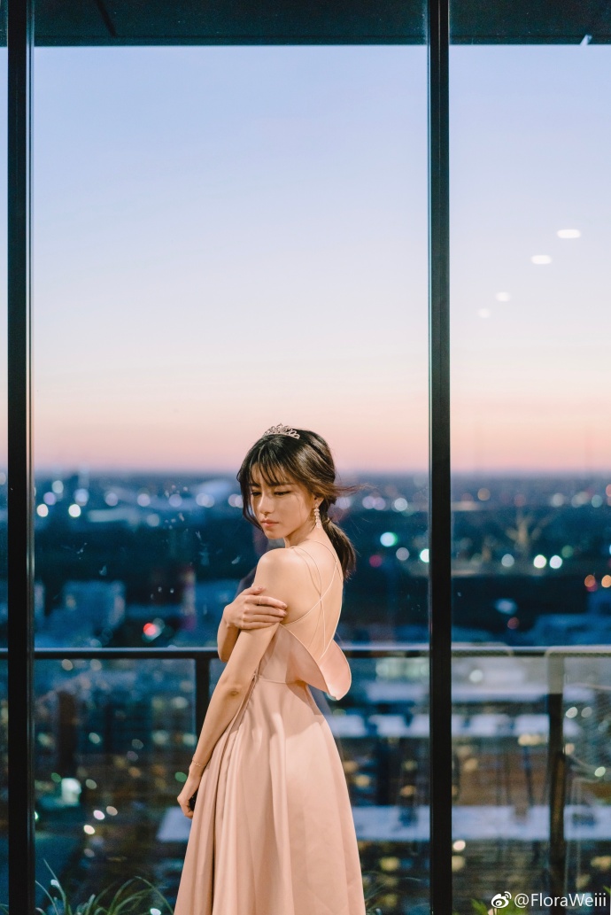 清纯美女彩虹女神图片