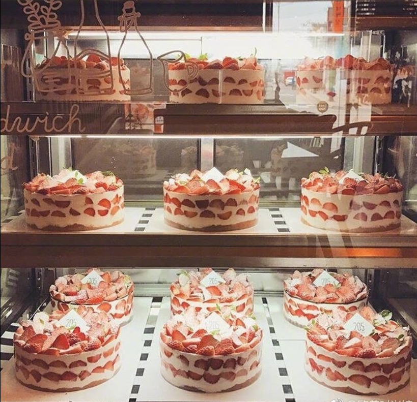 糕点图片_Strawberry Cake草莓蛋糕图片