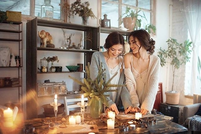 欧美美女闺蜜照私房图片