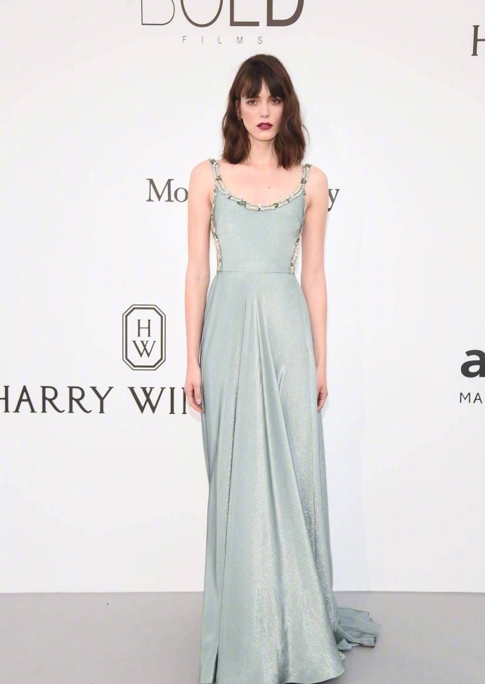 欧美美女明星汀妹Stacy Martin高级的性冷淡脸图片