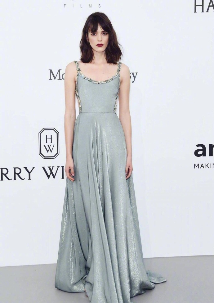 欧美美女明星汀妹Stacy Martin高级的性冷淡脸图片