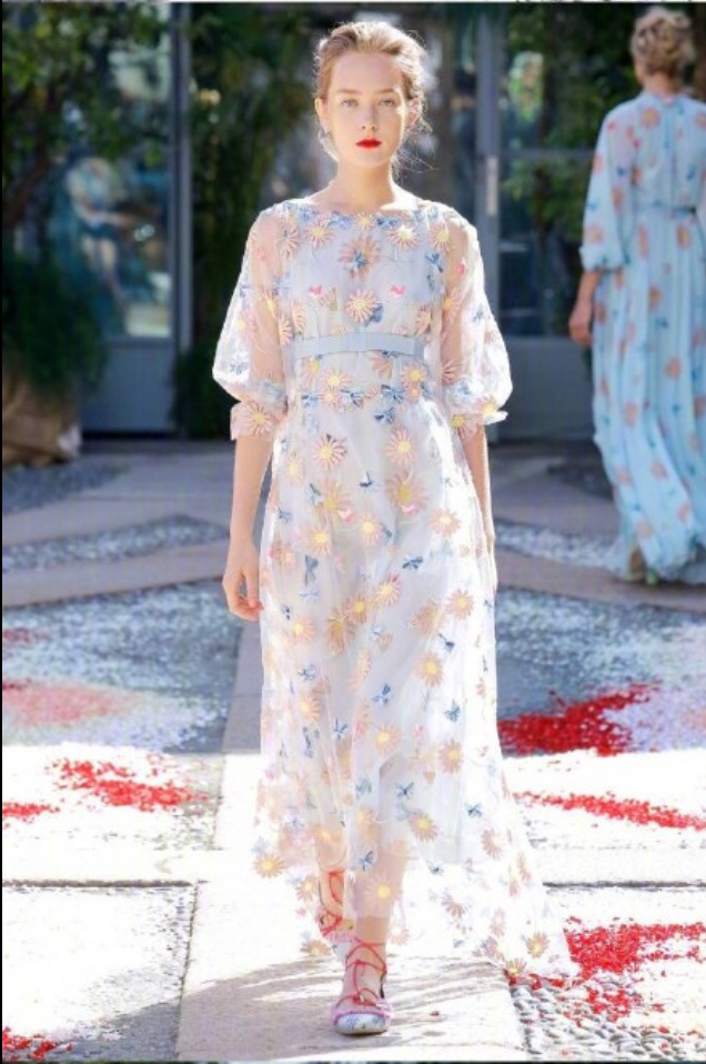欧美美女模特演绎Luisa Beccaria Spring 2018阳光中的美