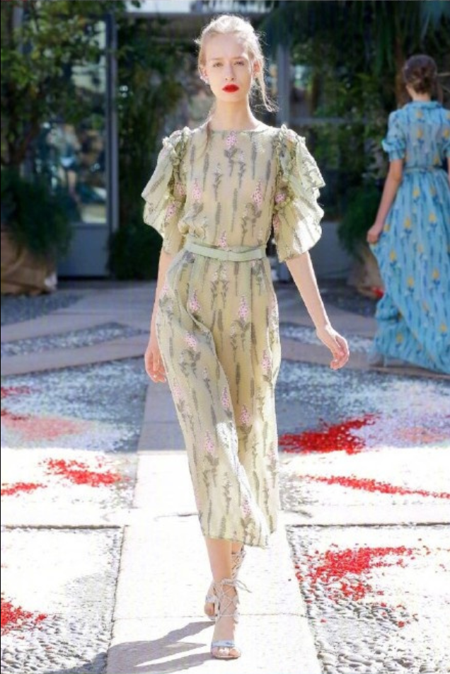 欧美美女模特演绎Luisa Beccaria Spring 2018阳光中的美