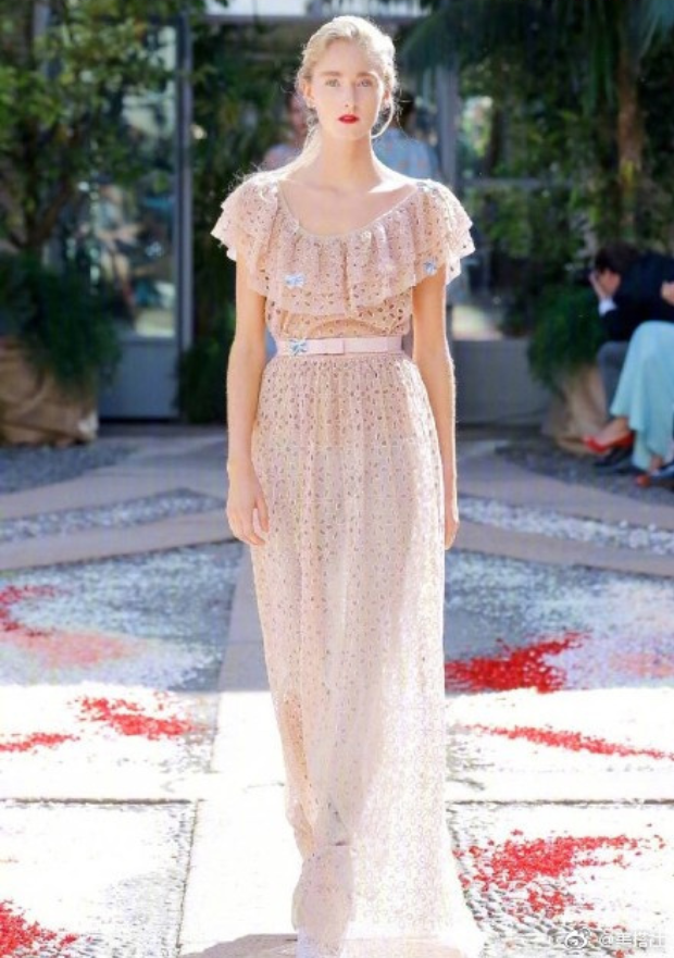 欧美美女模特演绎Luisa Beccaria Spring 2018阳光中的美