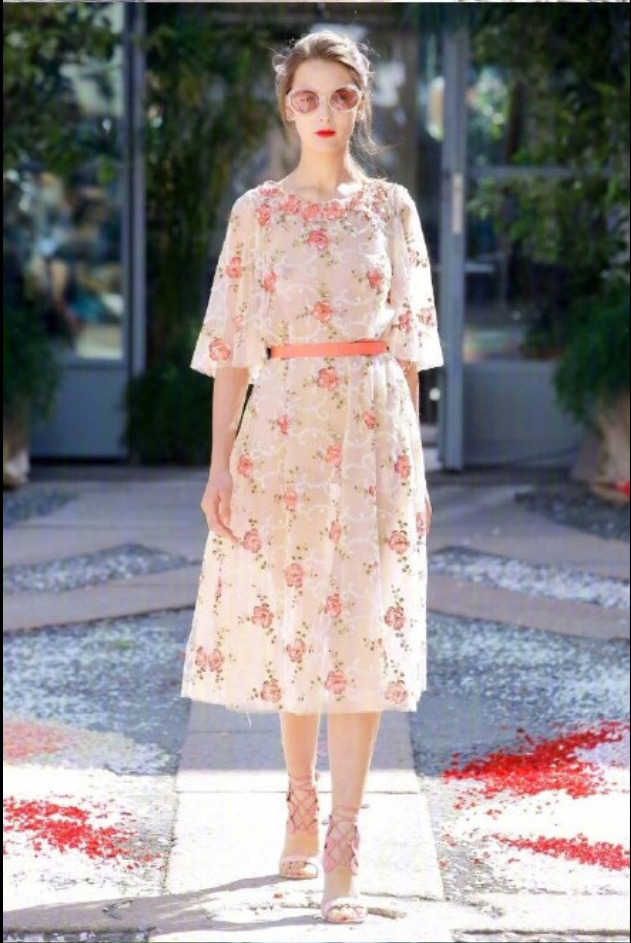 欧美美女模特演绎Luisa Beccaria Spring 2018阳光中的美