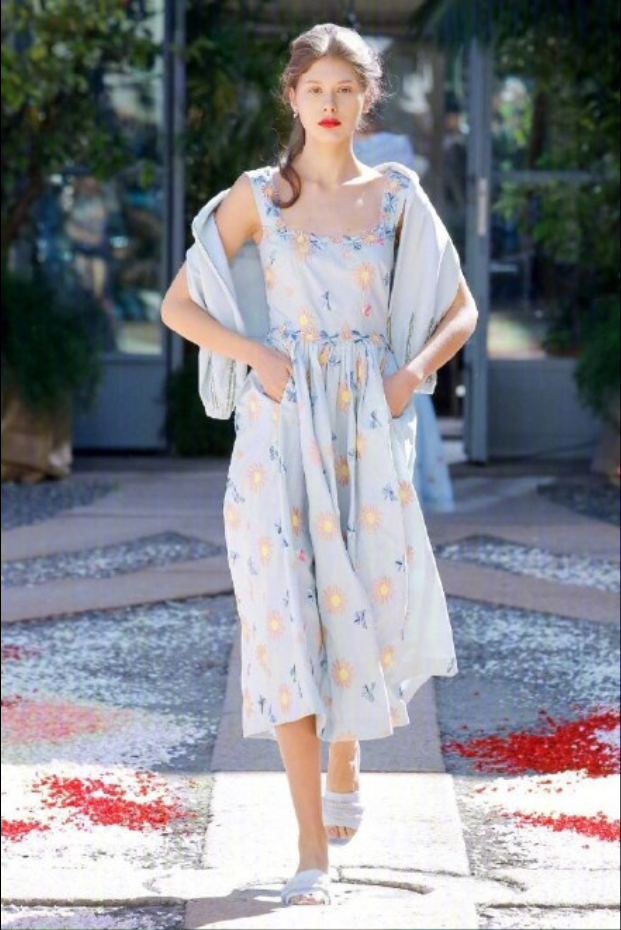 欧美美女模特演绎Luisa Beccaria Spring 2018阳光中的美