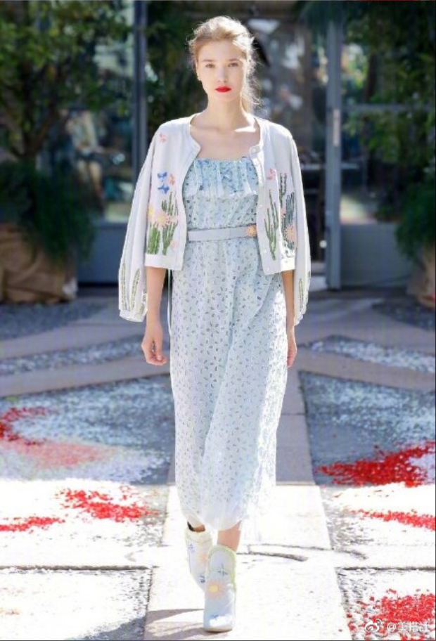 欧美美女模特演绎Luisa Beccaria Spring 2018阳光中的美