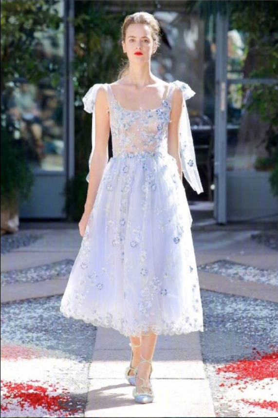 欧美美女模特演绎Luisa Beccaria Spring 2018阳光中的美