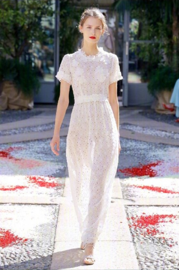 欧美美女模特演绎Luisa Beccaria Spring 2018阳光中的美