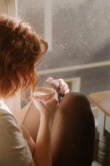 欧美美女懒散风居家图片