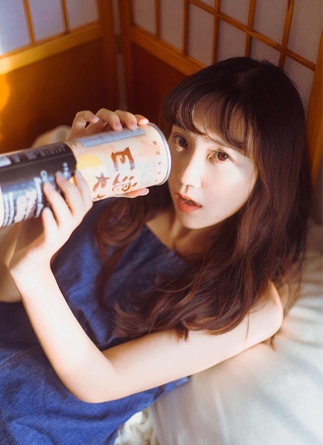 牛仔裙日系清纯美女清新脱俗图片
