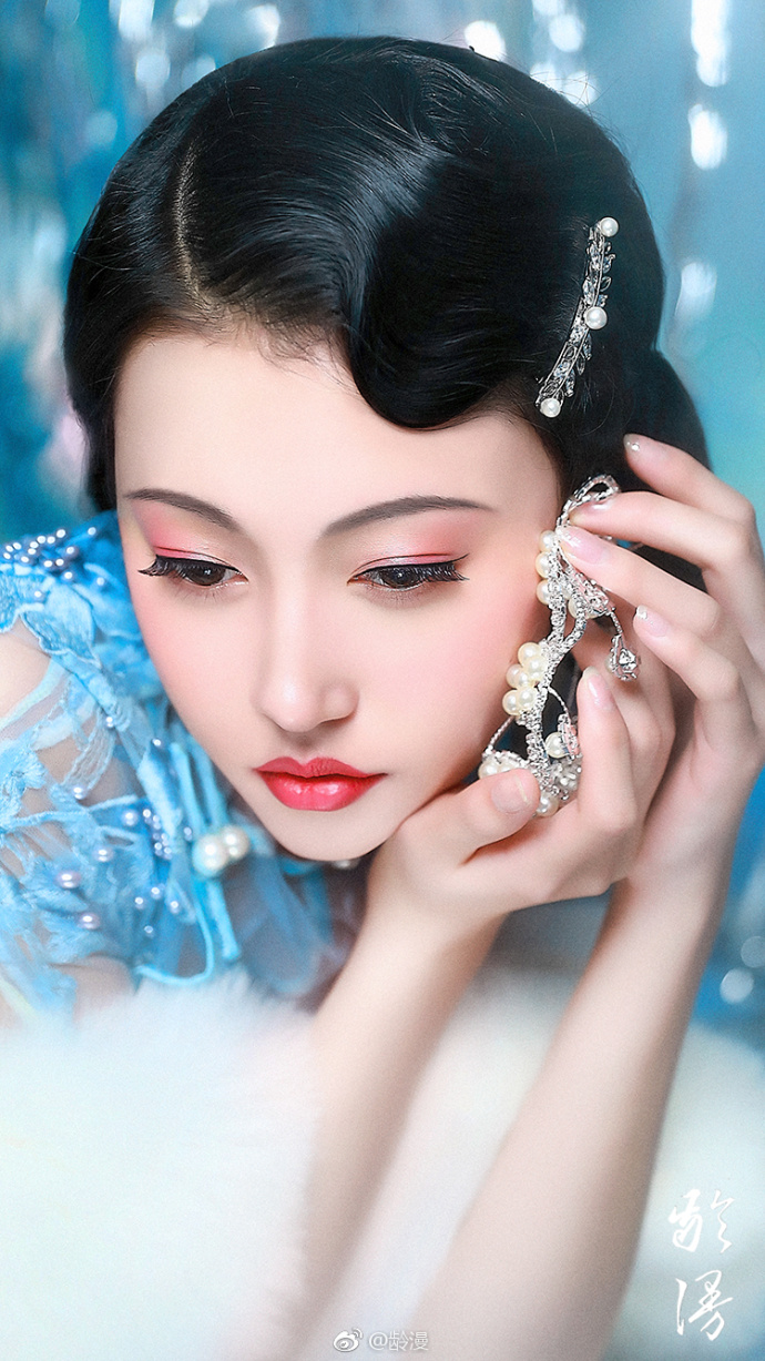 清纯美女张岿止中国风复古图片
