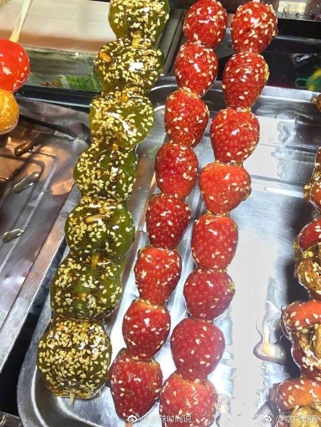 冬天里有一种小吃叫冰糖葫芦图片