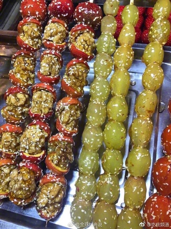 冬天里有一种小吃叫冰糖葫芦图片