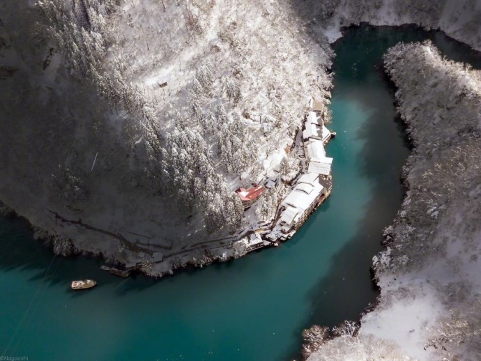 摄影师naagaoshi拍摄的一组日本冬季的雪景有点浪
