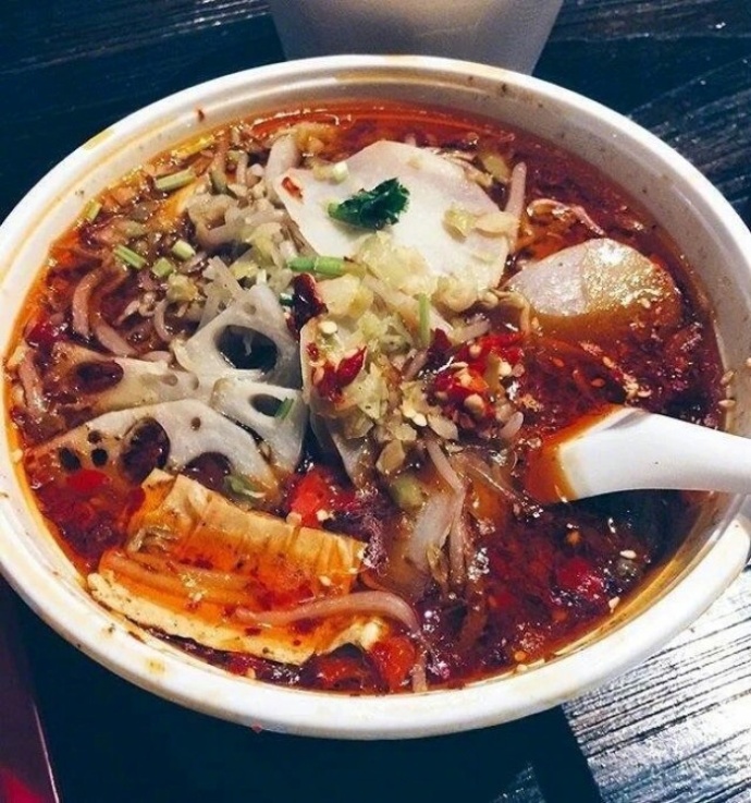 冬夜只想吃碗麻辣烫图片