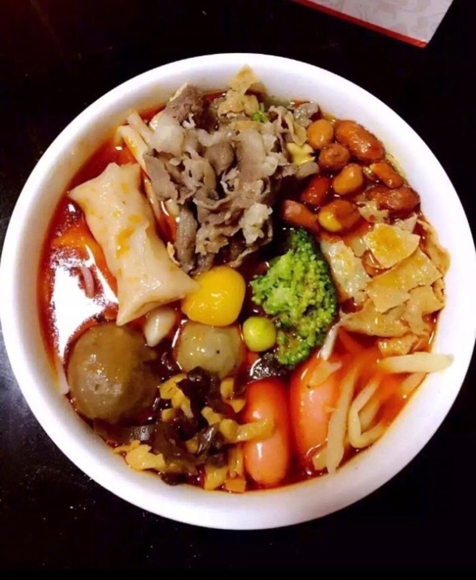 冬夜只想吃碗麻辣烫图片