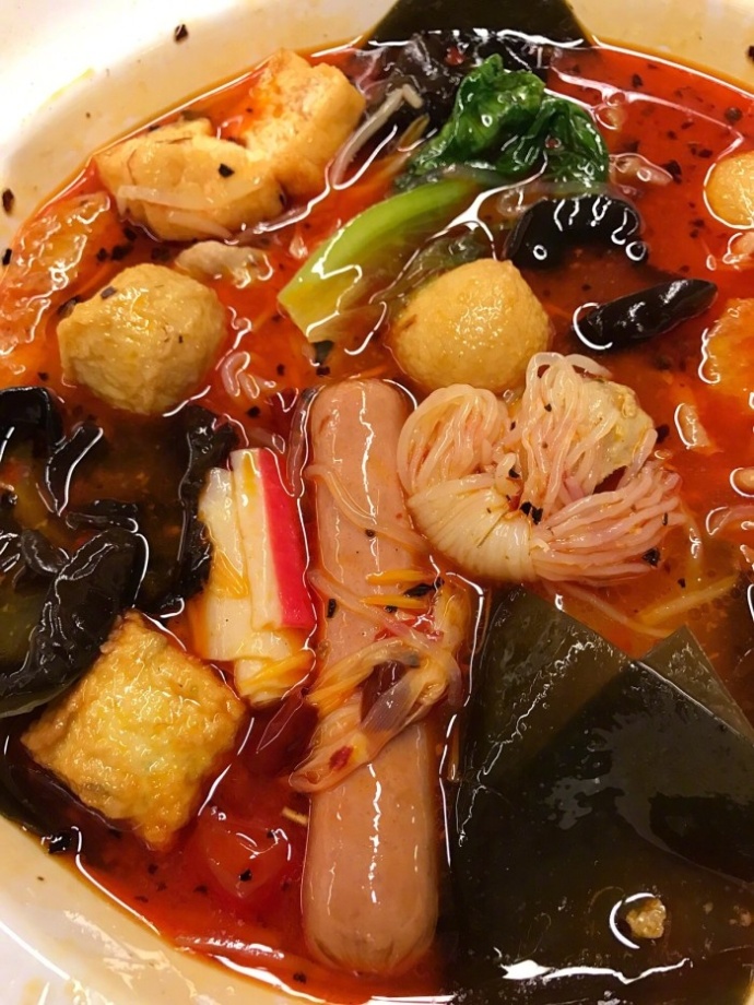 冬夜只想吃碗麻辣烫图片