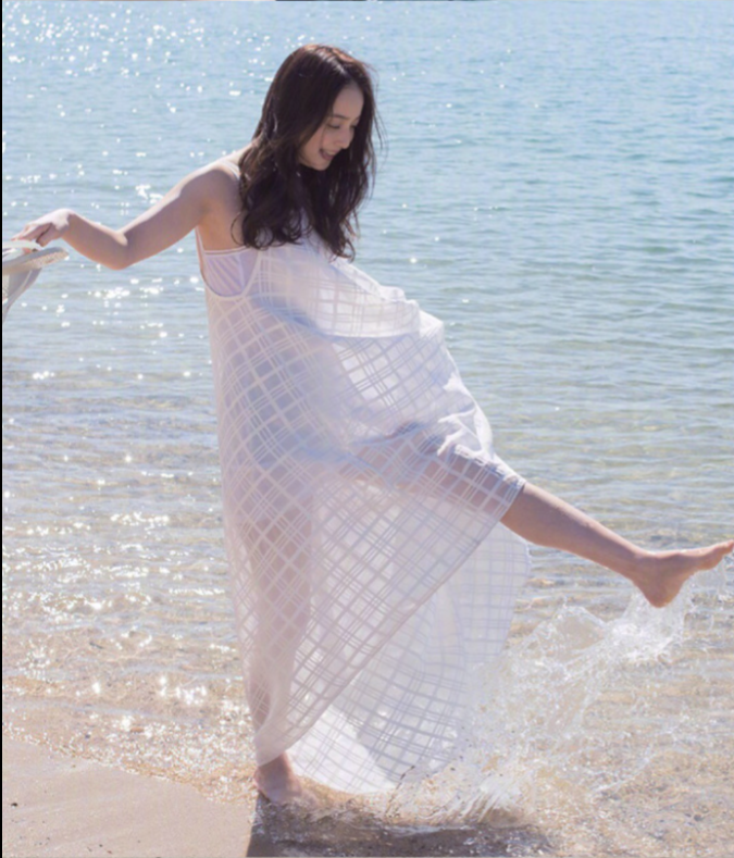 日本美女明星佐佐木希图片