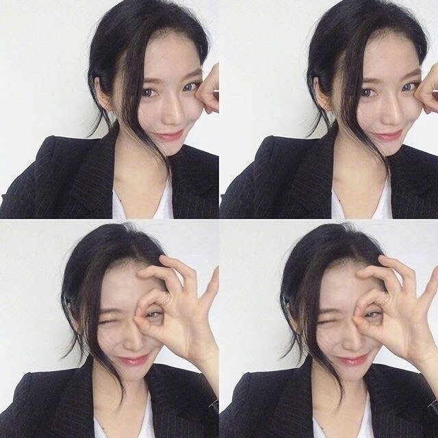 美女自拍姿势_女生四宫格拍照法get