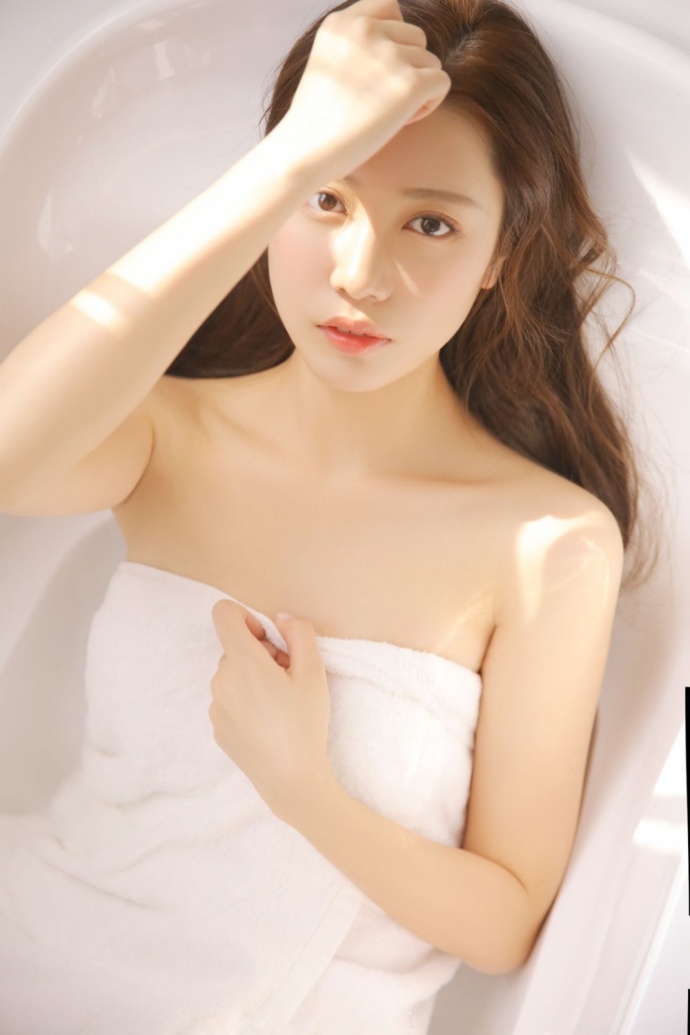 香肤玉肌裹胸浴巾美女性感福利图片