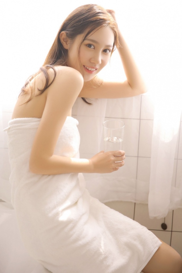 香肤玉肌裹胸浴巾美女性感福利图片