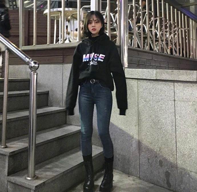 适合帅气酷女孩的日常穿衣搭配参考