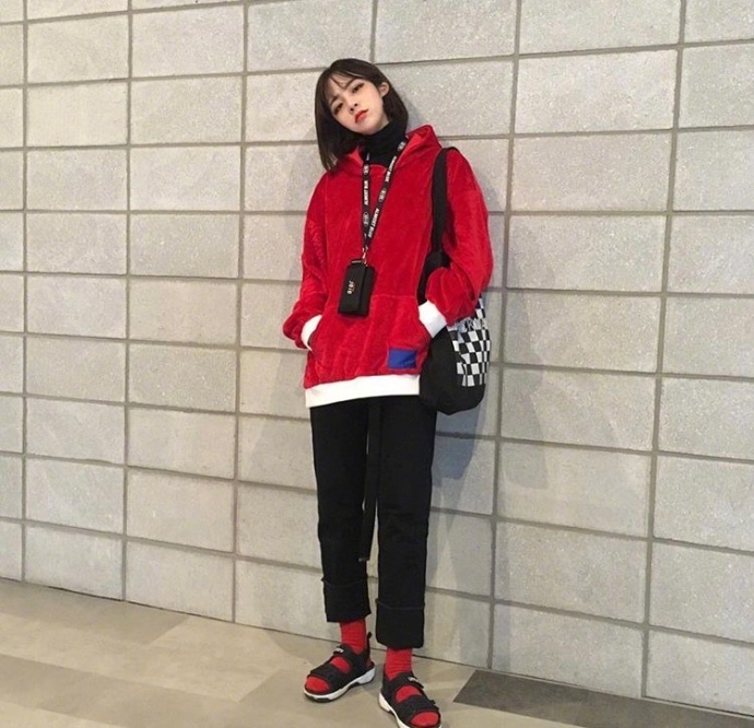 适合帅气酷女孩的日常穿衣搭配参考