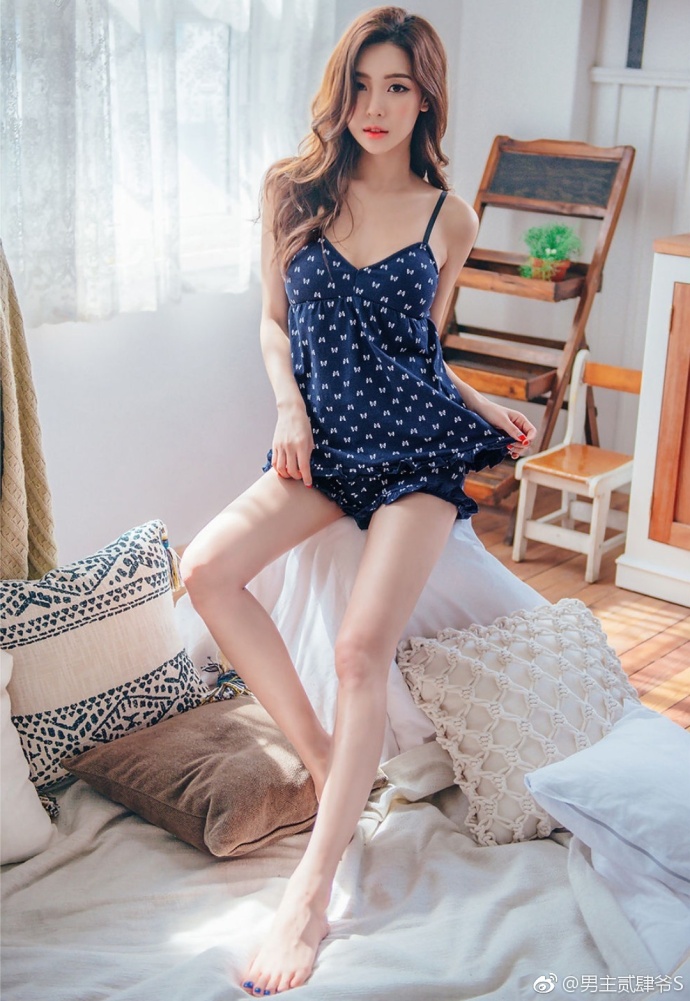 清纯美女可爱睡衣私房写真