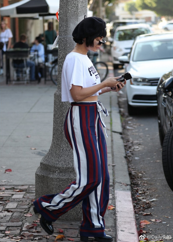 欧美美女明星小VVanessa Hudgens凡妮莎.哈金斯在西好