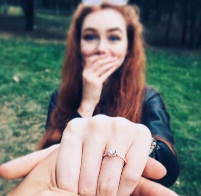 情侣求婚图片:结婚是因为爱情,而不是因为合适