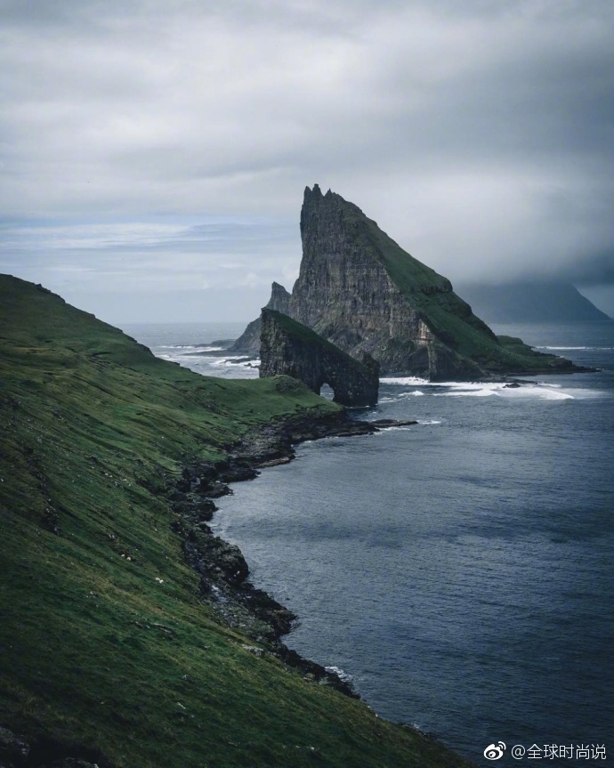 位于英国和冰岛中间的法罗群岛村风景图片
