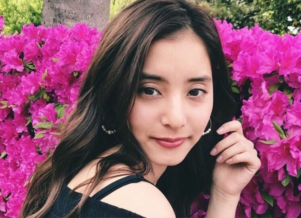 笑起来超漂亮的日本美女明星新木优子图片