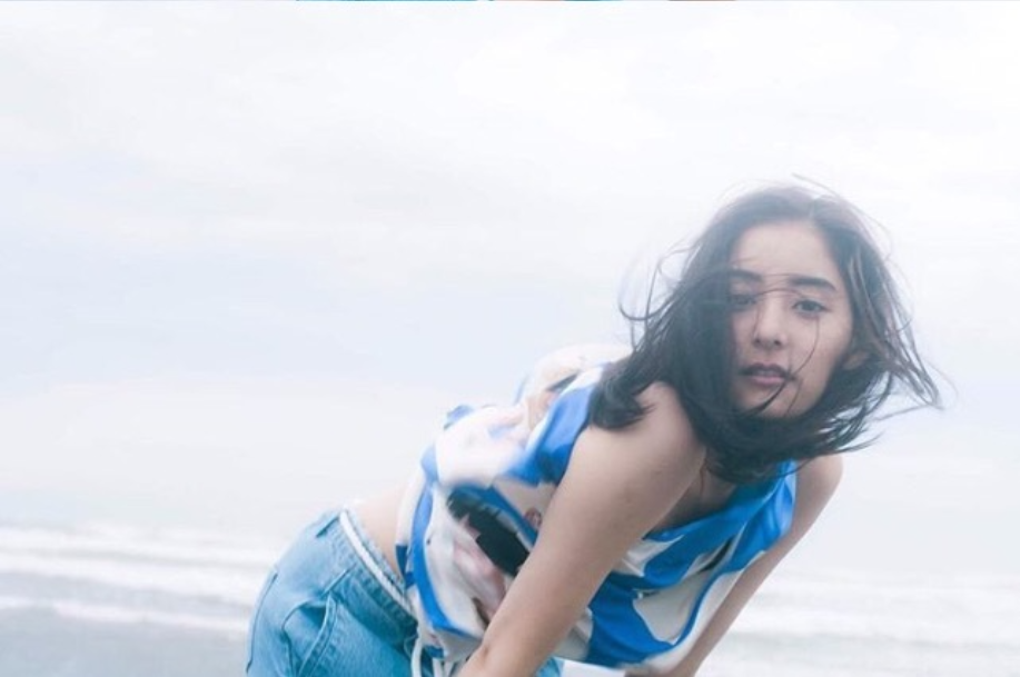 笑起来超漂亮的日本美女明星新木优子图片
