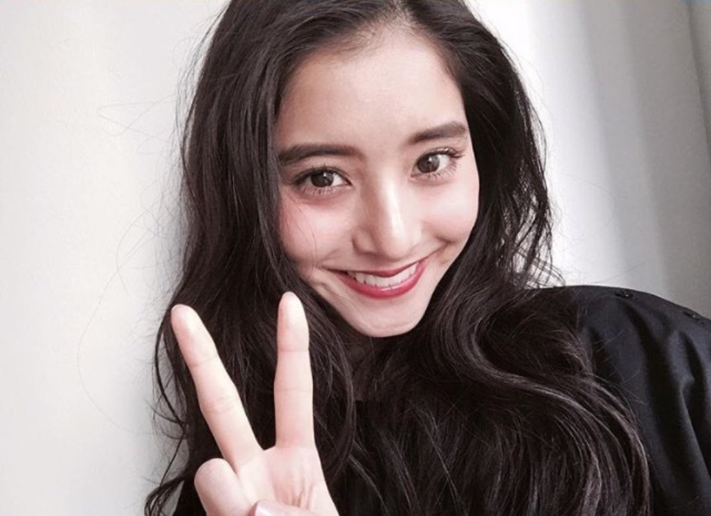 笑起来超漂亮的日本美女明星新木优子图片