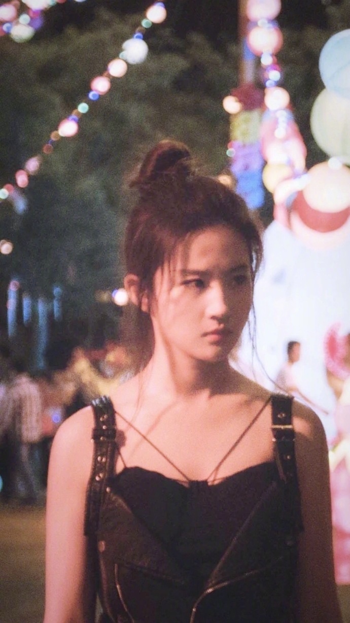 小仙女武汉美女明星刘亦菲唯美侧颜图片