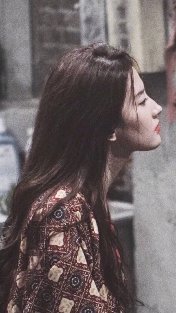 小仙女武汉美女明星刘亦菲唯美侧颜图片